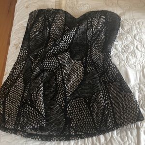 Camisole top strapless. Python color